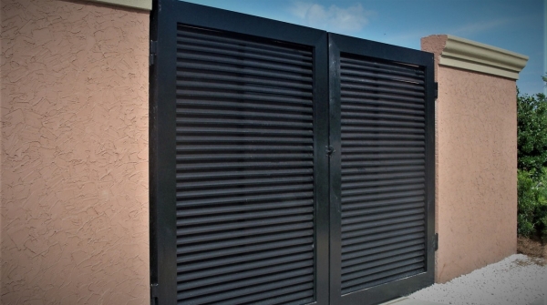 Riverwood louver gates 5 wide